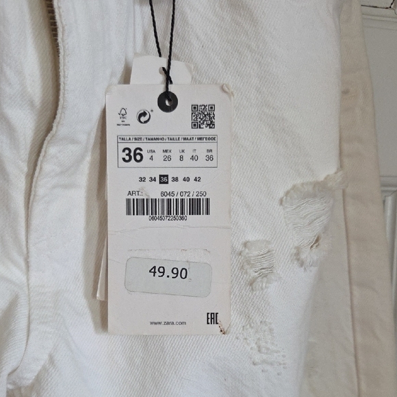 Jeans - Picture 2 of 4